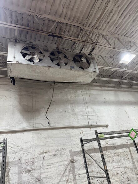 More Photos Of 8716 SE 15th St, Oklahoma City Distribution For Sale