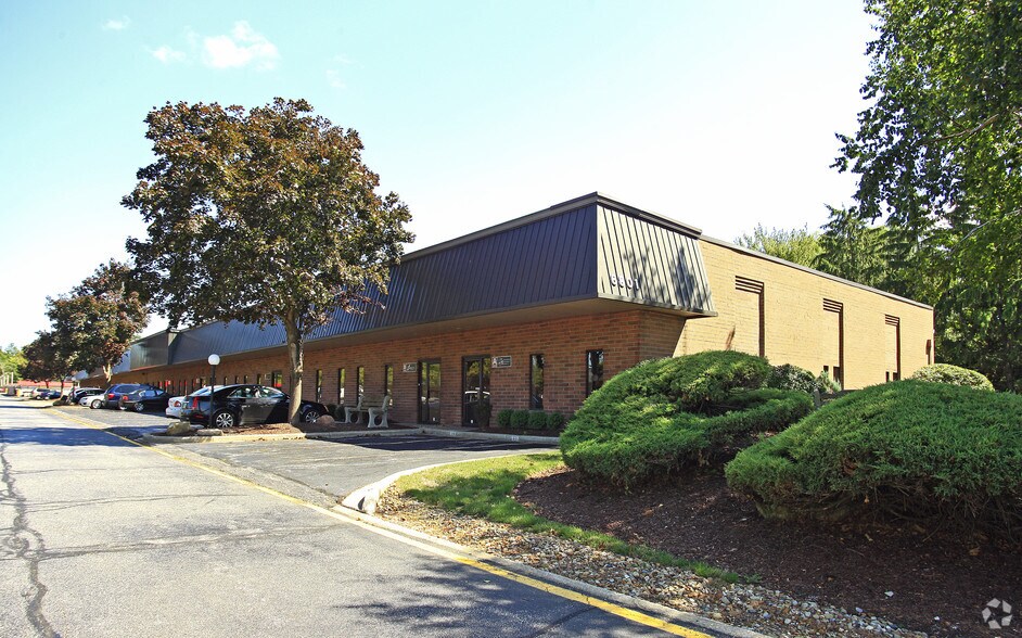 More Photos Of 6751 Engle Rd, Middleburg Heights Unknown For Lease