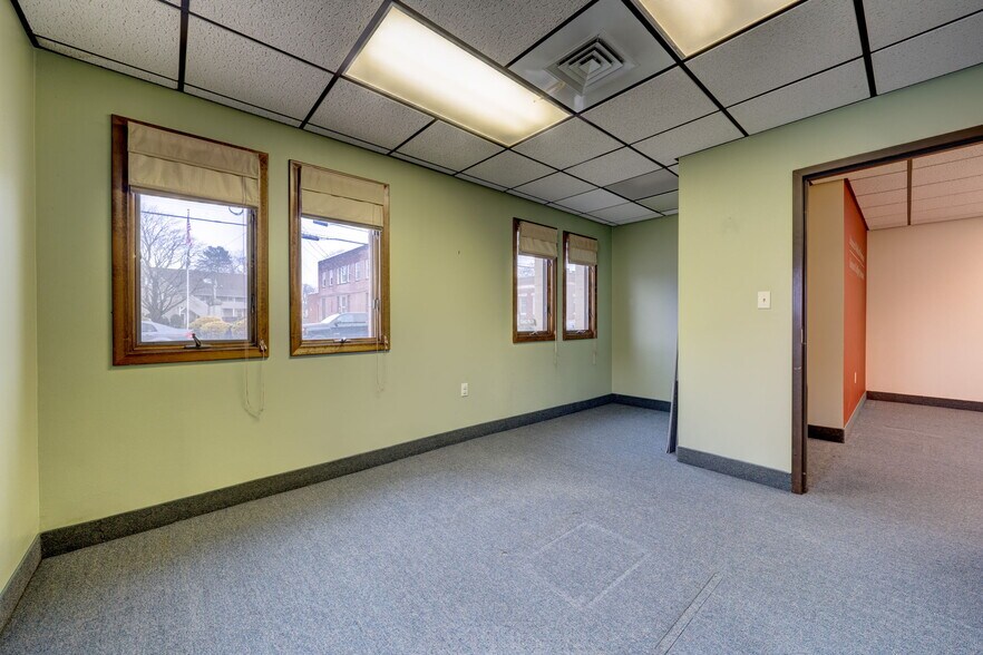 More Photos Of 55 Whiting St, Plainville Medical For Sale