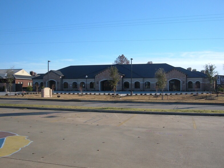 More Photos Of 1871 Harroun Ave, McKinney Office For Lease