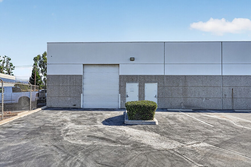 More Photos Of 550-590 E Arrow Hwy, San Dimas Warehouse For Lease