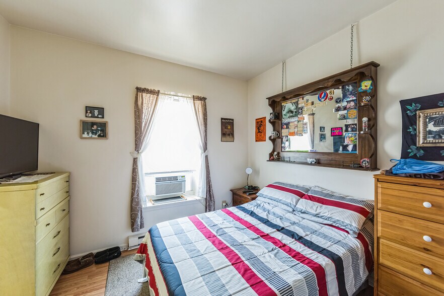 More Photos Of 211-17 Main St, Royersford Bar For Sale