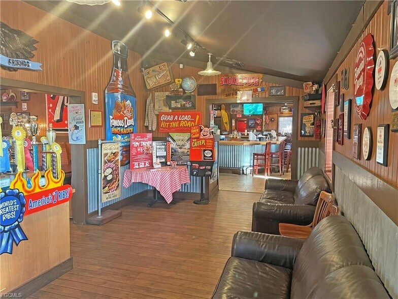 More Photos Of 12148 S Cleveland Ave, Fort Myers General Retail For Sale