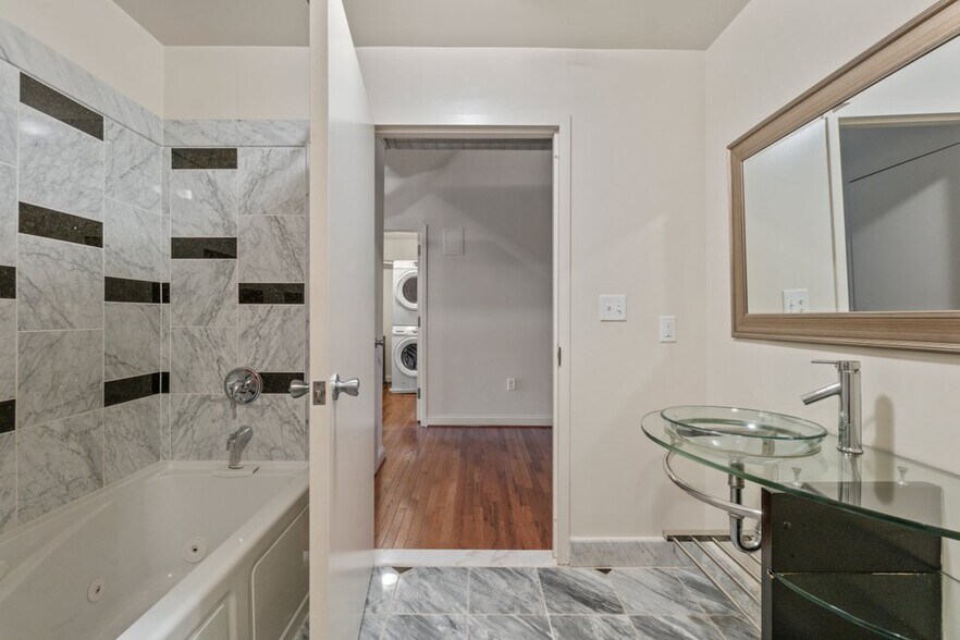 More Photos Of 311-313 W Baltimore St, Baltimore Apartments For Sale