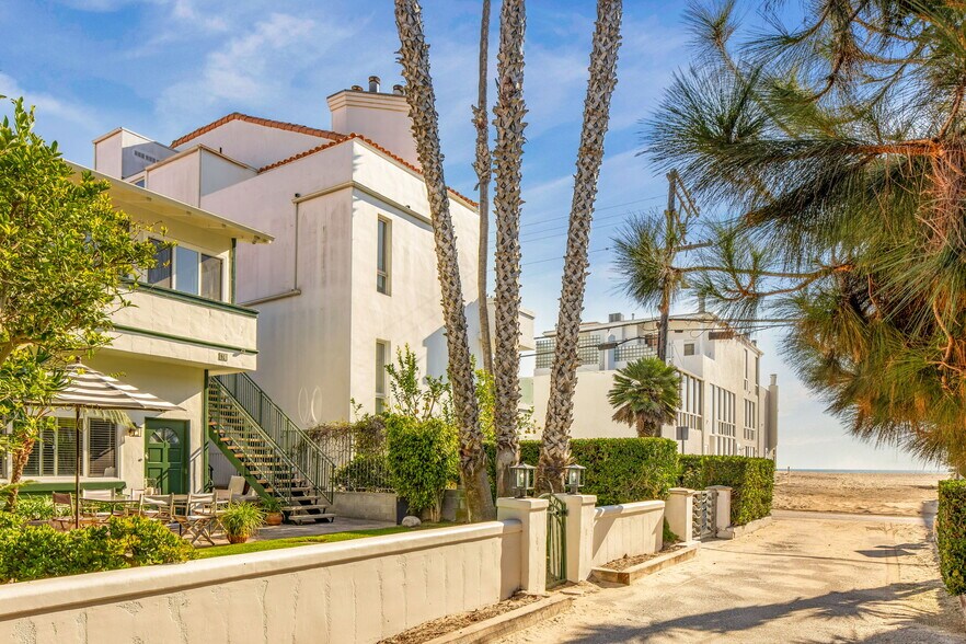 Primary Photo Of 16 Spinnaker St, Marina Del Rey Multifamily For Sale