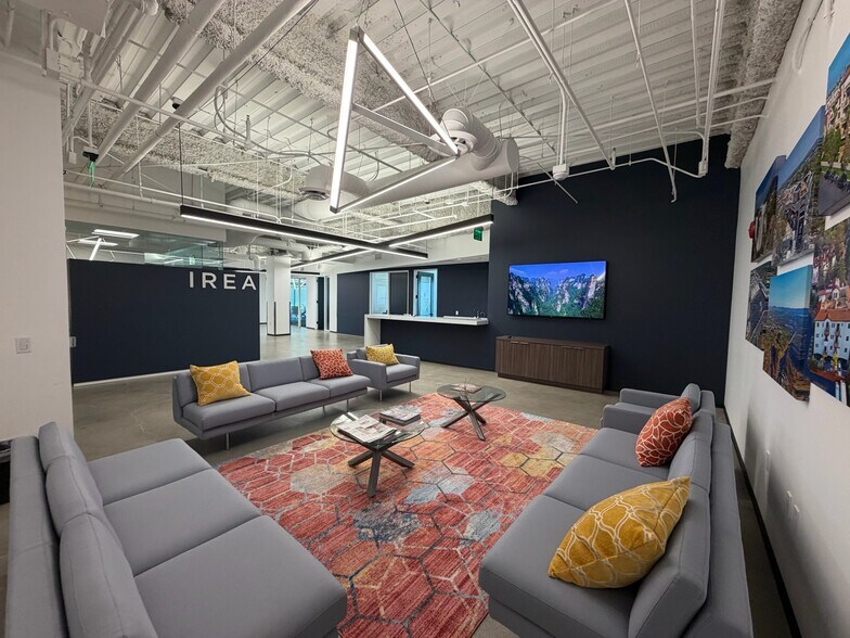 More Photos Of 16501 Ventura Blvd, Encino Coworking Space