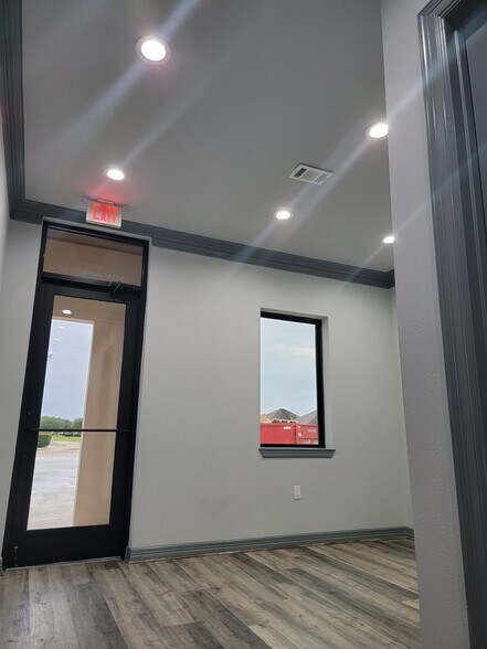 More Photos Of 15018 Lakefair Dr, Richmond Office For Lease