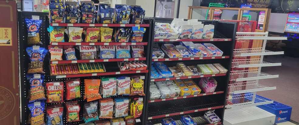 More Photos Of 300 E Raymond St, Harrisburg General Retail For Sale