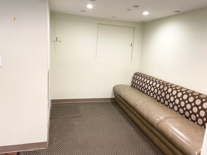 More Photos Of 213-44 40th Ave, Bayside Medical For Lease