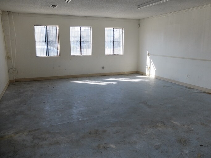 More Photos Of 537 W Compton Blvd, Compton Daycare Center For Sale