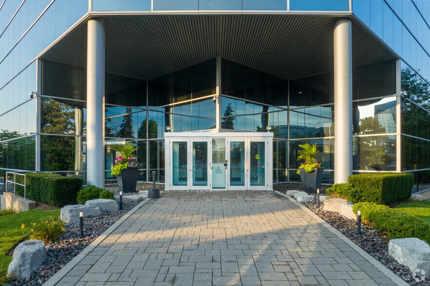 More Photos Of 75 Tiverton Ct, Markham Office For Lease