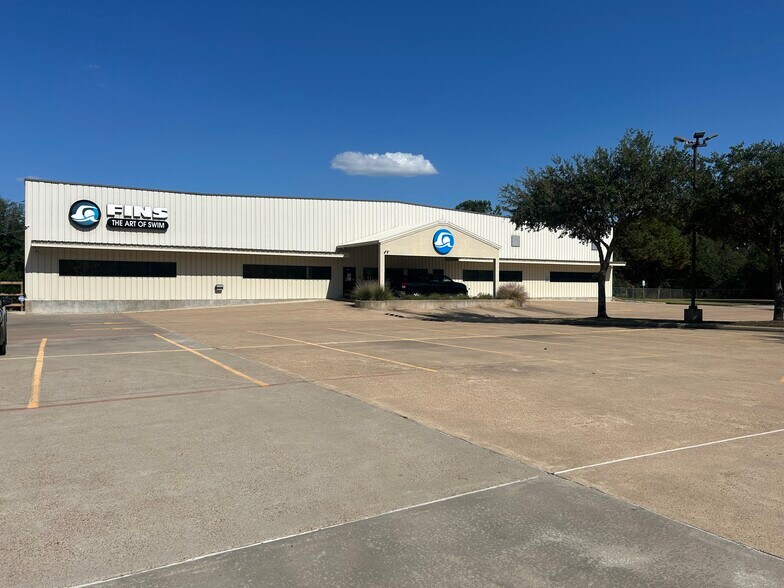 More Photos Of 7827 Spring Cypress Rd, Spring General Retail For Lease