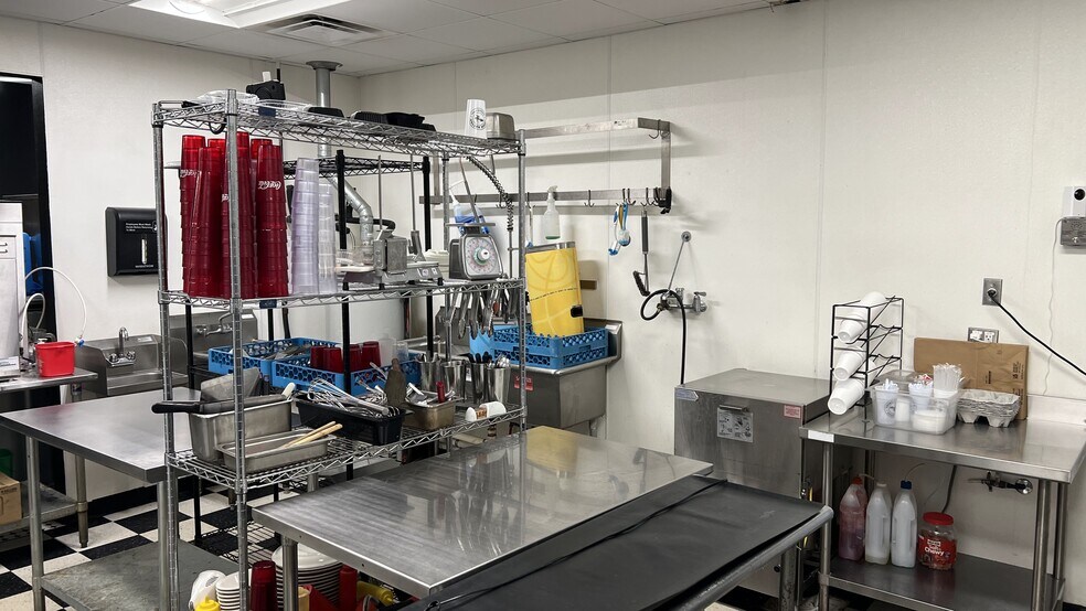 More Photos Of 1107 NW 32nd St, Newcastle Restaurant For Sale