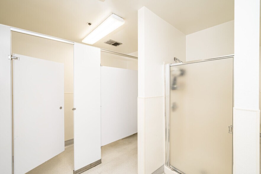 More Photos Of 231 W Blueridge Ave, Orange Manufacturing For Sale