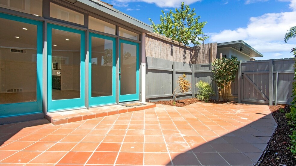 More Photos Of 1610 E Carson St, Long Beach Apartments For Sale