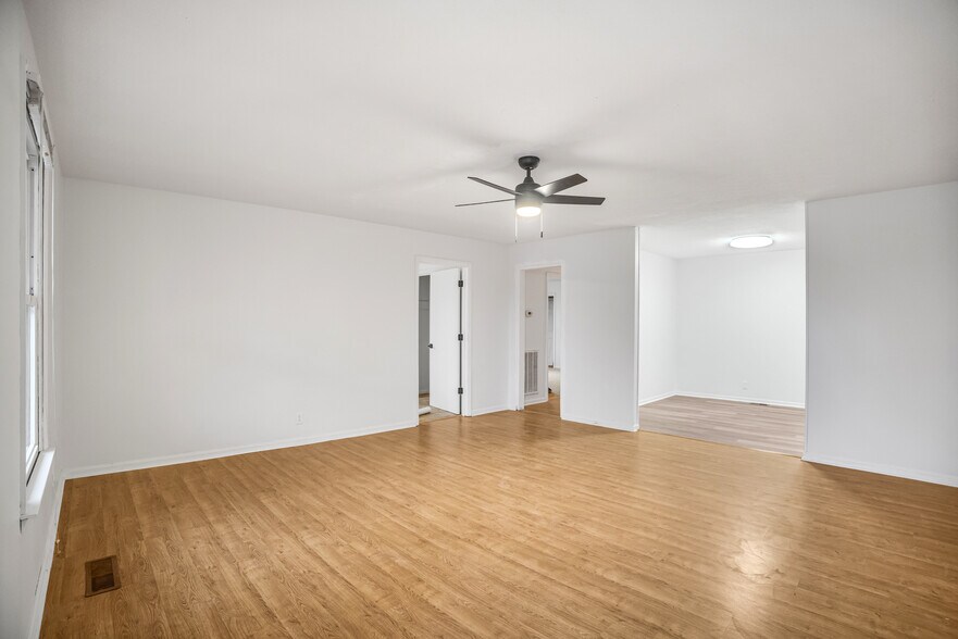 More Photos Of 151 Covington Ln, Dickson Apartments For Sale