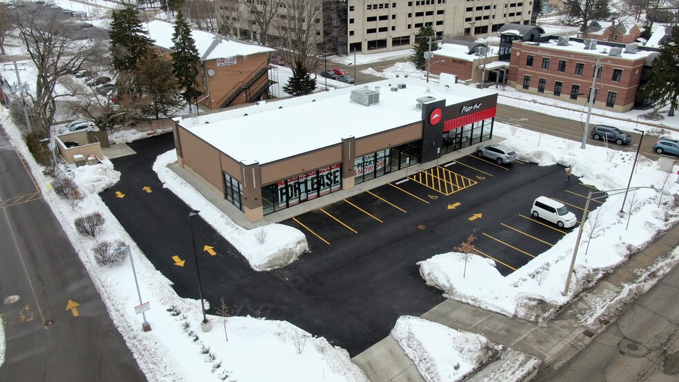 More Photos Of 701 W Lincoln Hwy, Dekalb Restaurant For Lease