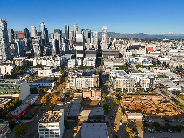 More Photos Of 1421 S Hill St, Los Angeles Warehouse For Sale