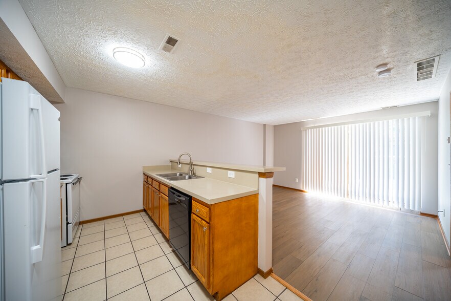 More Photos Of 459-469 Spicer St, Akron Apartments For Sale
