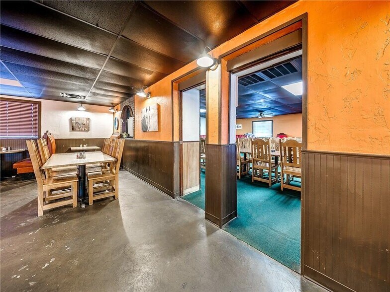 More Photos Of 1901 SW 27th St, El Reno Restaurant For Sale