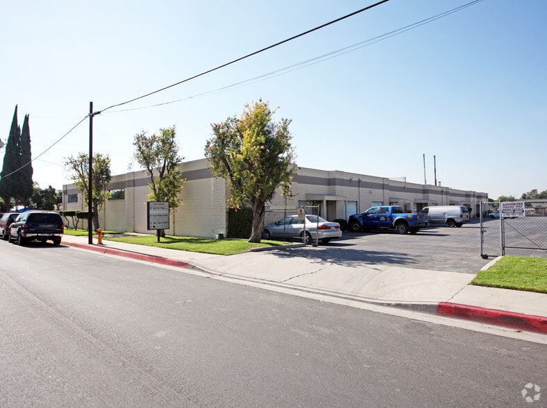 More Photos Of 207-217 S 9th Ave, La Puente Manufacturing For Lease
