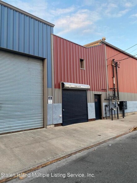 More Photos Of 147 Wayne St, Staten Island Warehouse For Lease