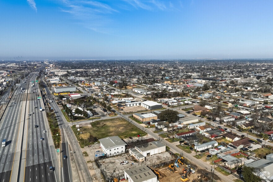 More Photos Of 1222 Frankie St, Houston Warehouse For Sale
