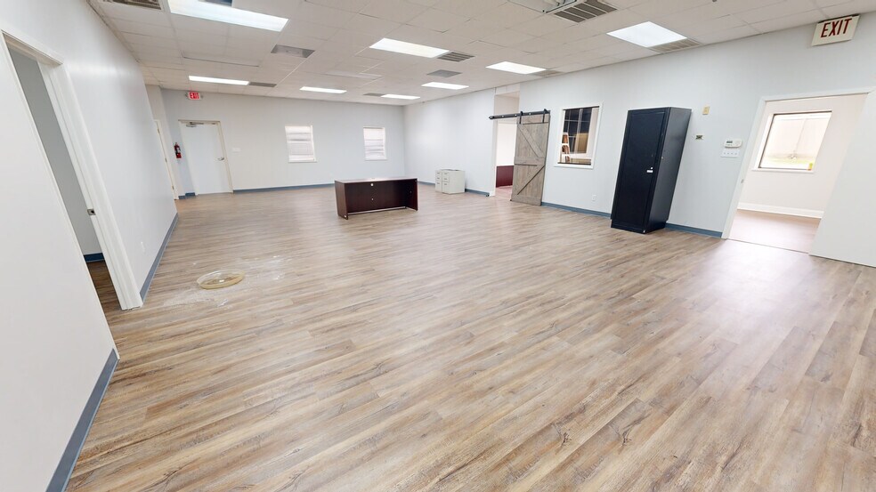 More Photos Of 635 Petro Point Dr, Lake Charles Office For Sale