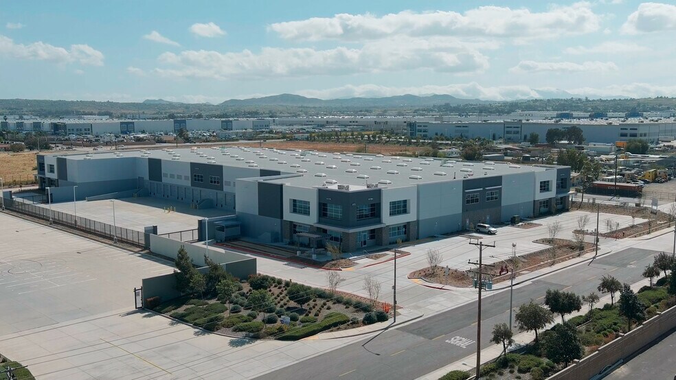 More Photos Of 675 W Nance St, Perris Warehouse For Lease