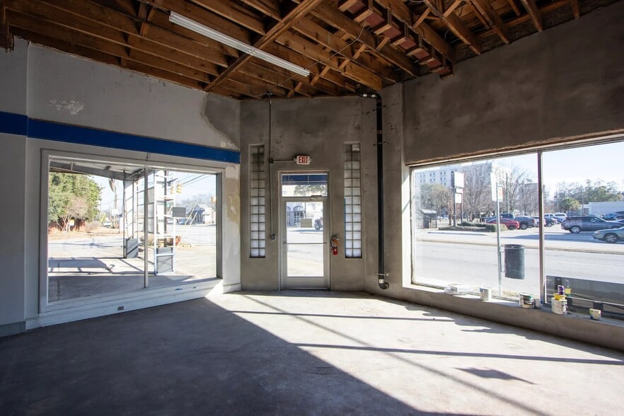 More Photos Of 1531 Taylor St, Columbia Auto Repair For Lease