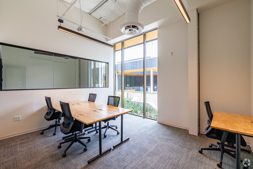 More Photos Of 3110 N Central Ave, Phoenix Coworking Space