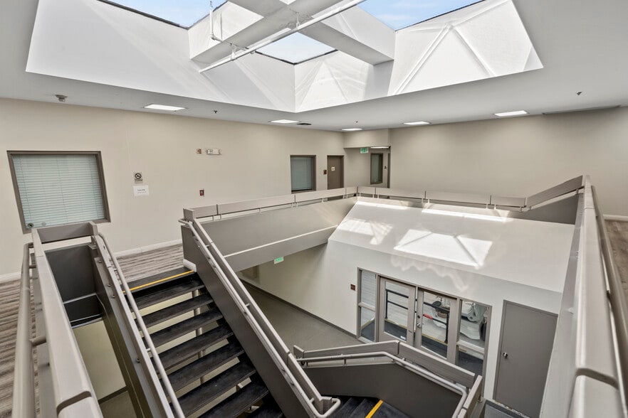 More Photos Of 48-50 S De Lacey Ave, Pasadena Office For Lease