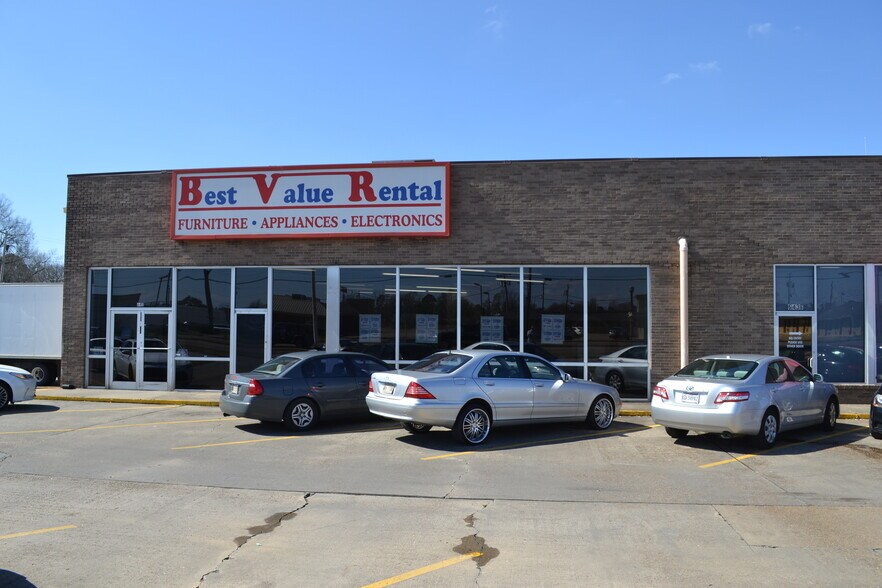 More Photos Of 635-645 Highway 1 S, Greenville Storefront For Lease