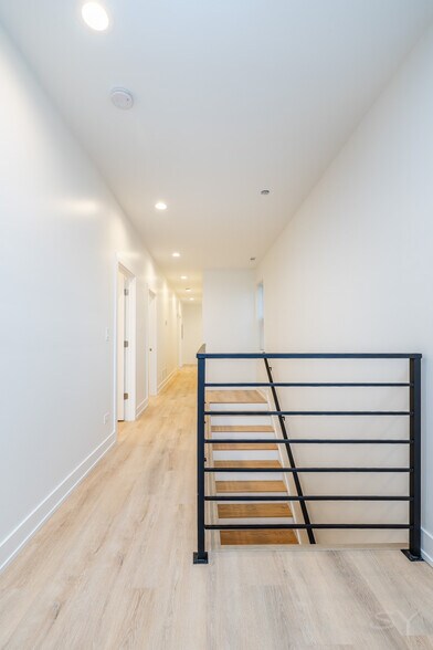 More Photos Of 6050 Eberhart ave, Chicago Apartments For Sale