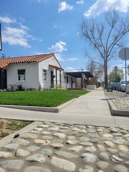 More Photos Of 801 E Florida Ave, Hemet Office For Lease
