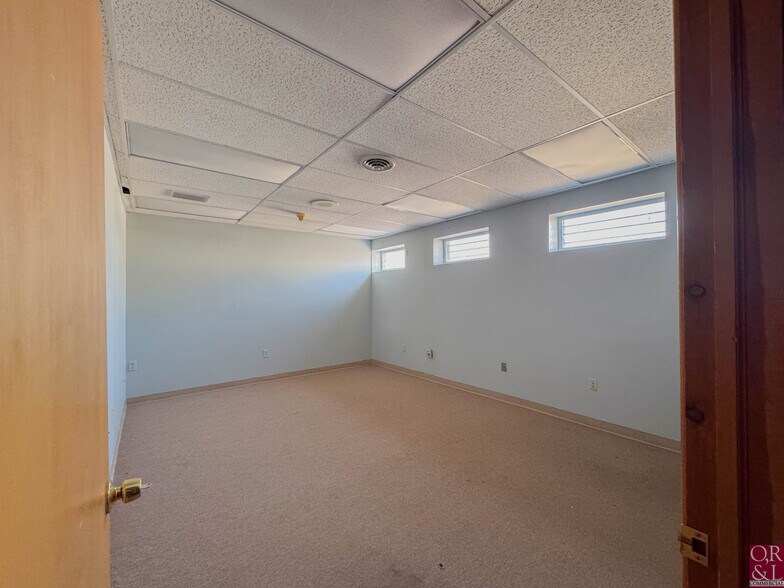 More Photos Of 199 Oakwood Ave, West Hartford Medical For Sale