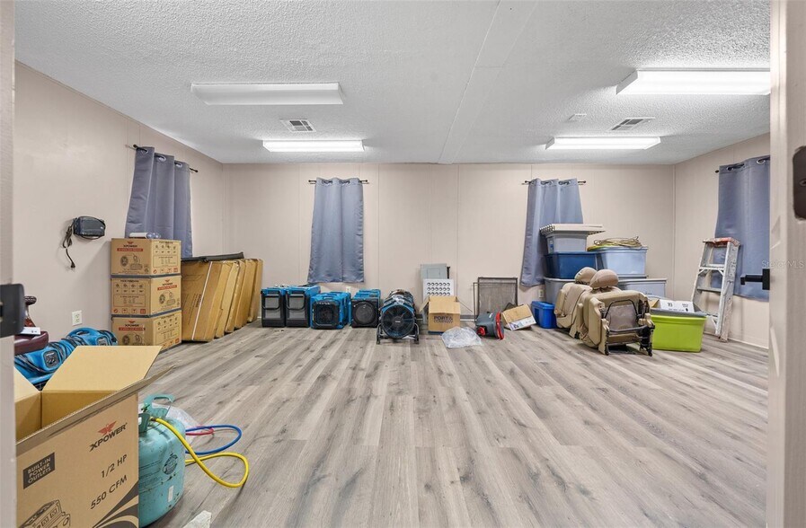 More Photos Of 4820 NE 35th St, Silver Springs Auto Dealership For Sale