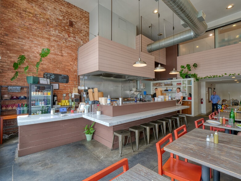 More Photos Of 7501 Santa Monica Blvd, West Hollywood Hotel For Sale