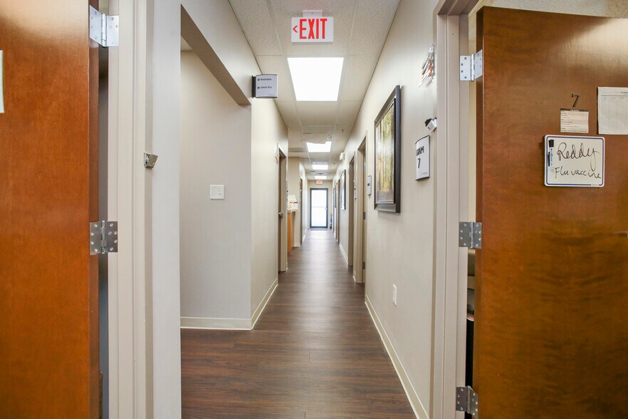 More Photos Of 12 Sammy McGhee Blvd, Jasper Medical For Sale