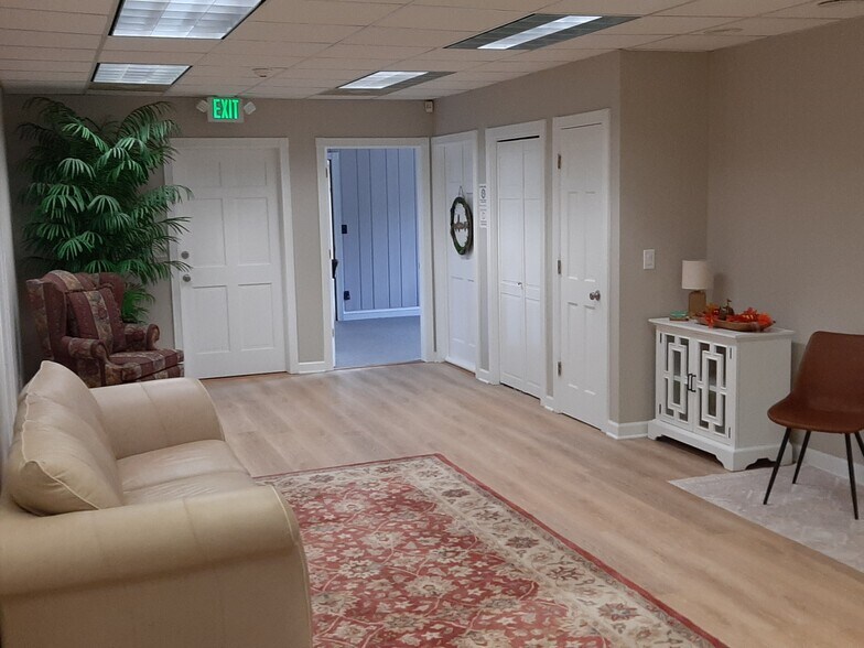 More Photos Of 2 Crane Park Dr, Wilbraham Medical For Lease