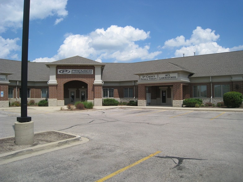 More Photos Of 1437-1457 Merchant Dr, Algonquin Medical For Sale