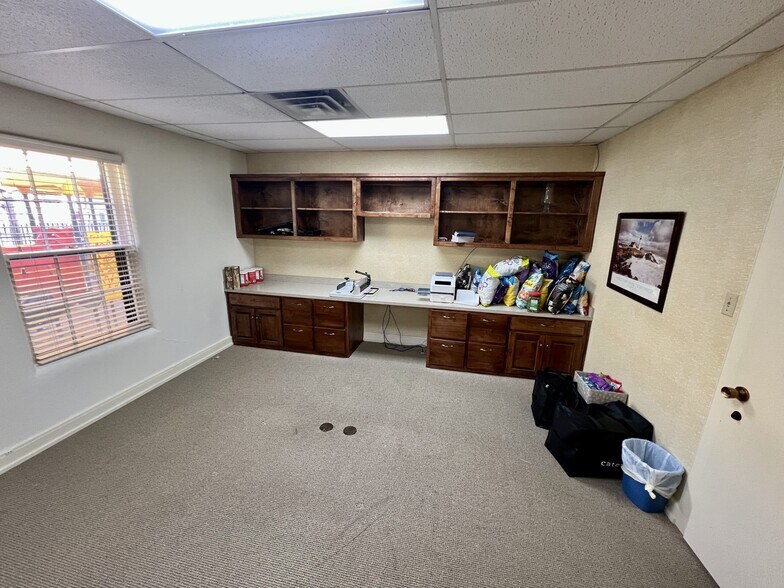 More Photos Of 620 4th St, Graham Office For Sale