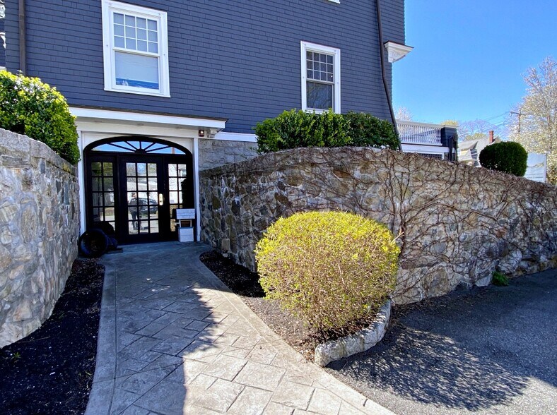 More Photos Of 629 Main St, Woburn Office For Lease