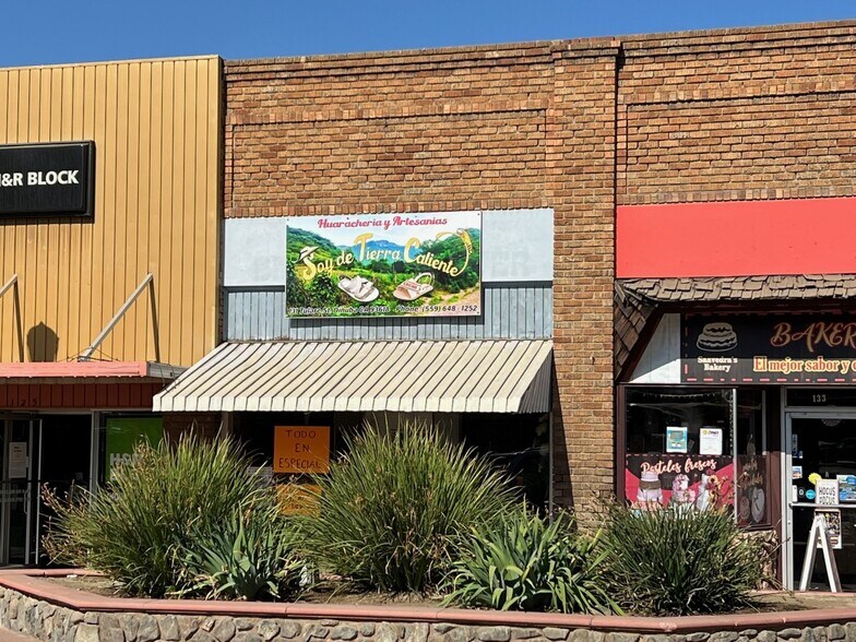 More Photos Of 125-133 W Tulare St, Dinuba Storefront For Lease