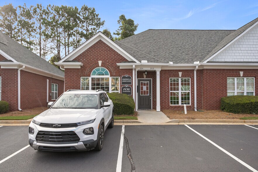 More Photos Of 200-204 River Park North Dr, Woodstock Medical For Sale