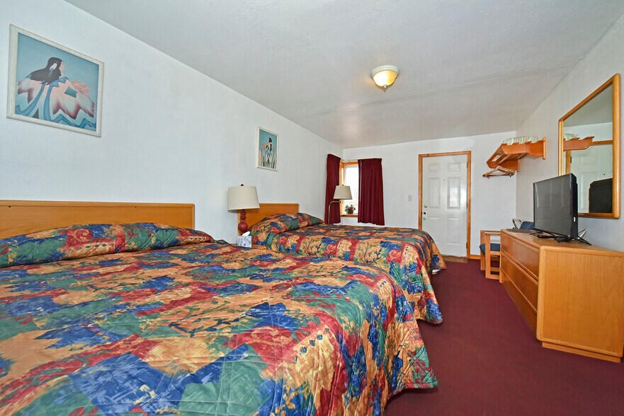 More Photos Of 54 Manitou Ave, Manitou Springs Hotel For Sale