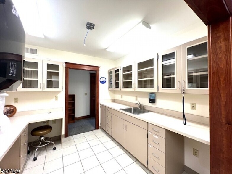 More Photos Of 165 NJ-23, Franklin Office For Lease