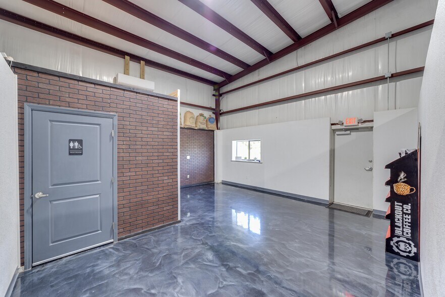 More Photos Of 395 E Lincoln Ave, LaBelle Warehouse For Sale