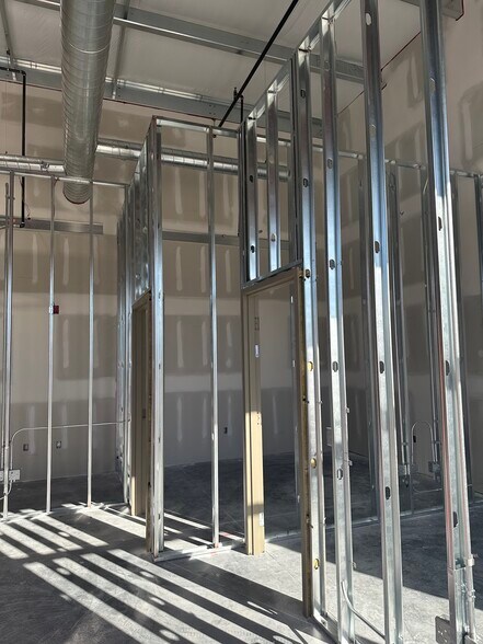 More Photos Of 606 N 210th St, Elkhorn Storefront For Lease