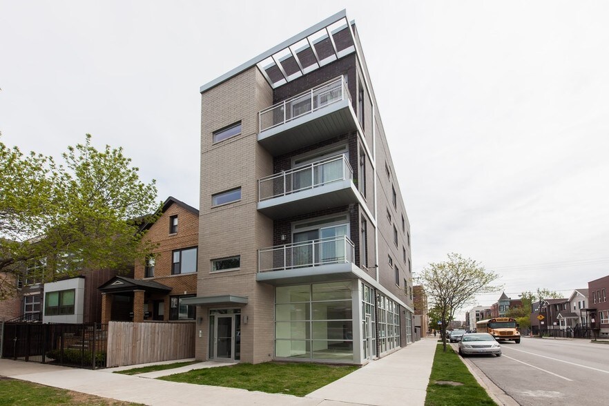 More Photos Of 1959 W Erie St, Chicago Storefront Retail Residential For Lease